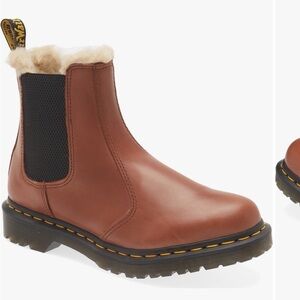 Dr. Martens
2976 Faux Shearling
Chelsea Boot